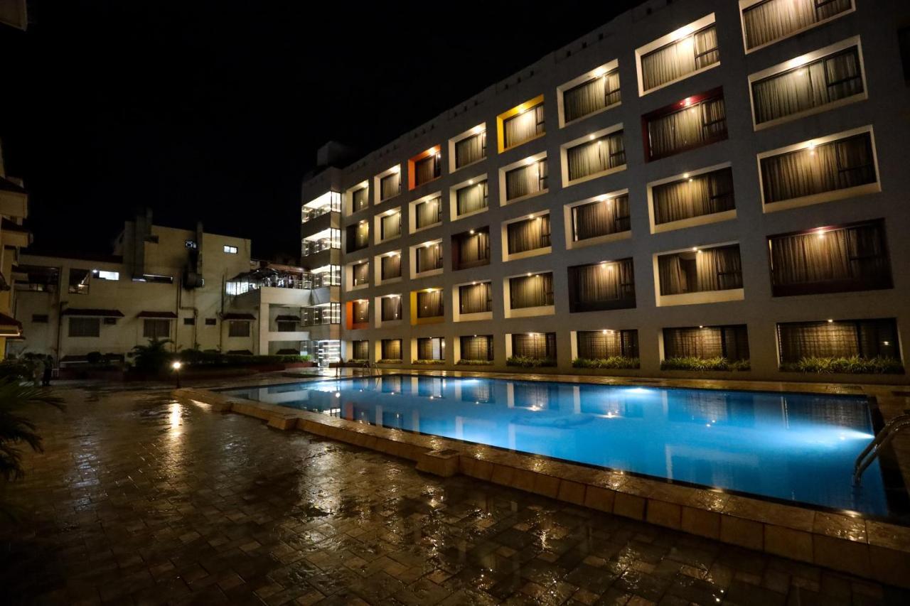 Hotel Atithi, Aurangabad Εξωτερικό φωτογραφία