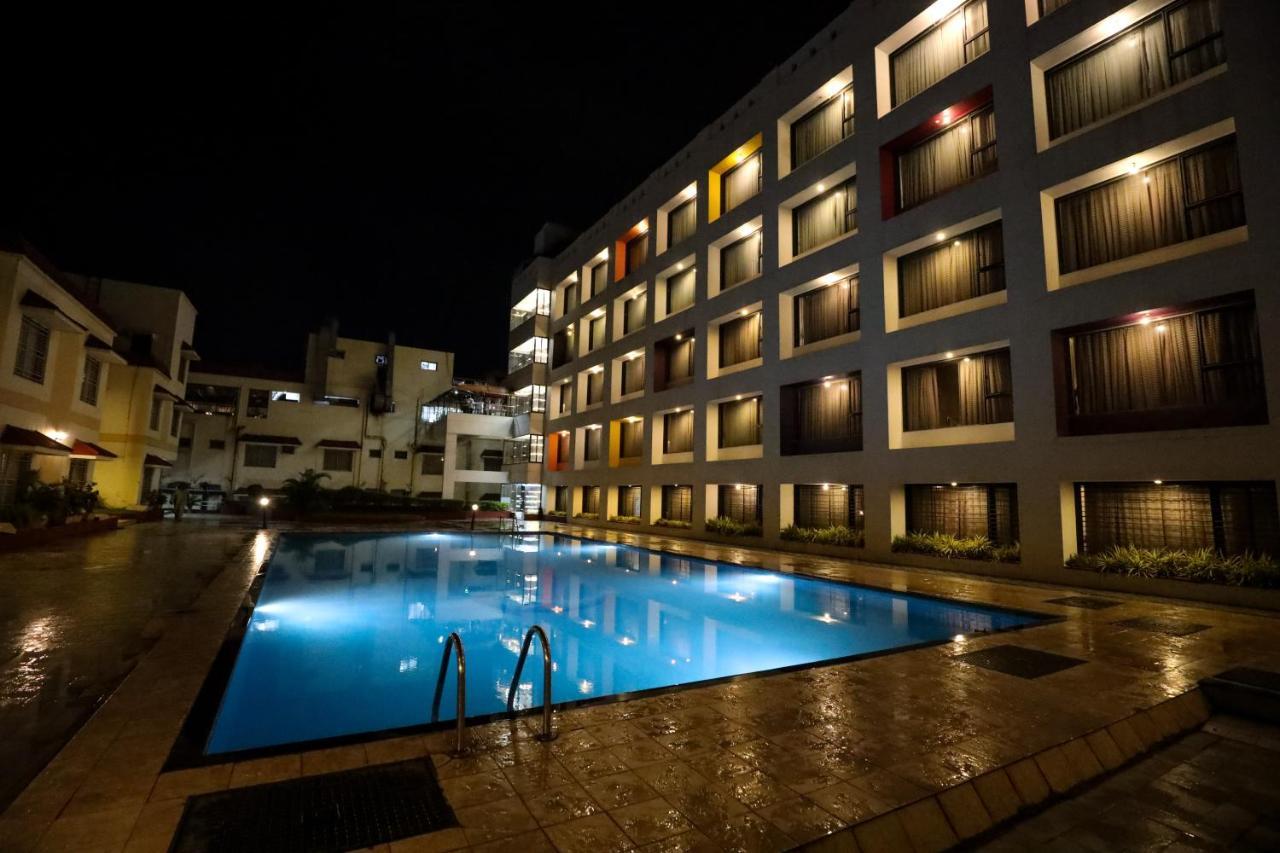 Hotel Atithi, Aurangabad Εξωτερικό φωτογραφία