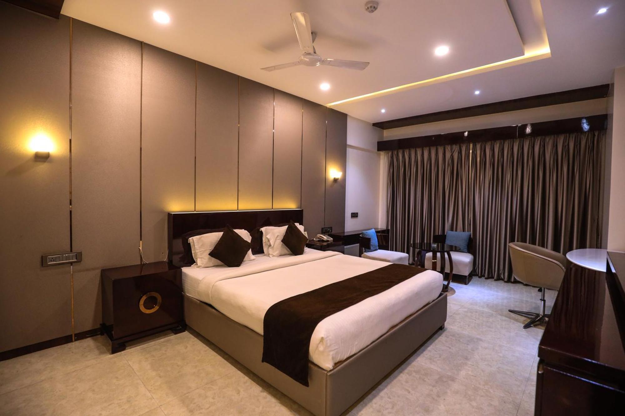 Hotel Atithi, Aurangabad Εξωτερικό φωτογραφία