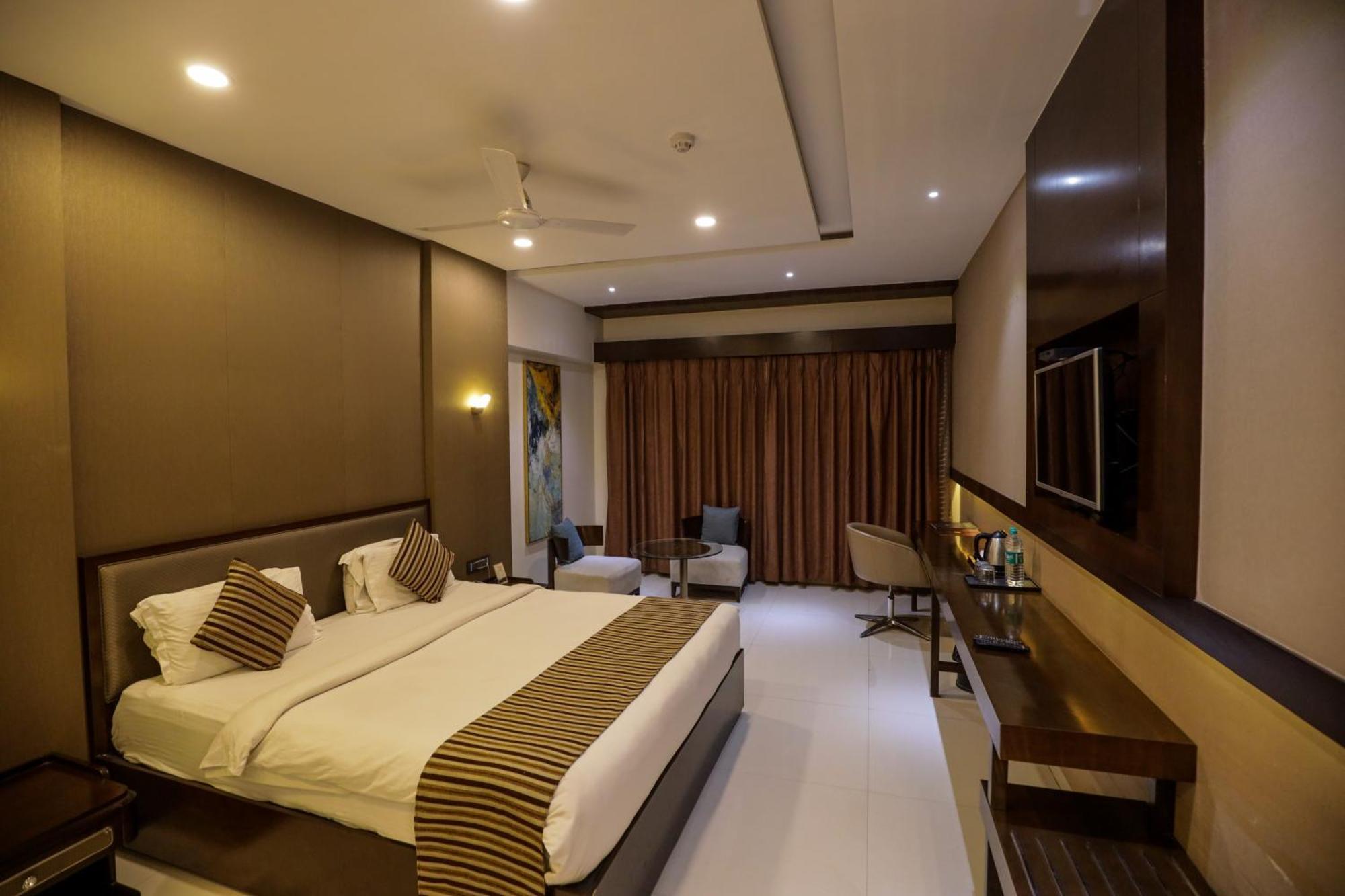 Hotel Atithi, Aurangabad Εξωτερικό φωτογραφία