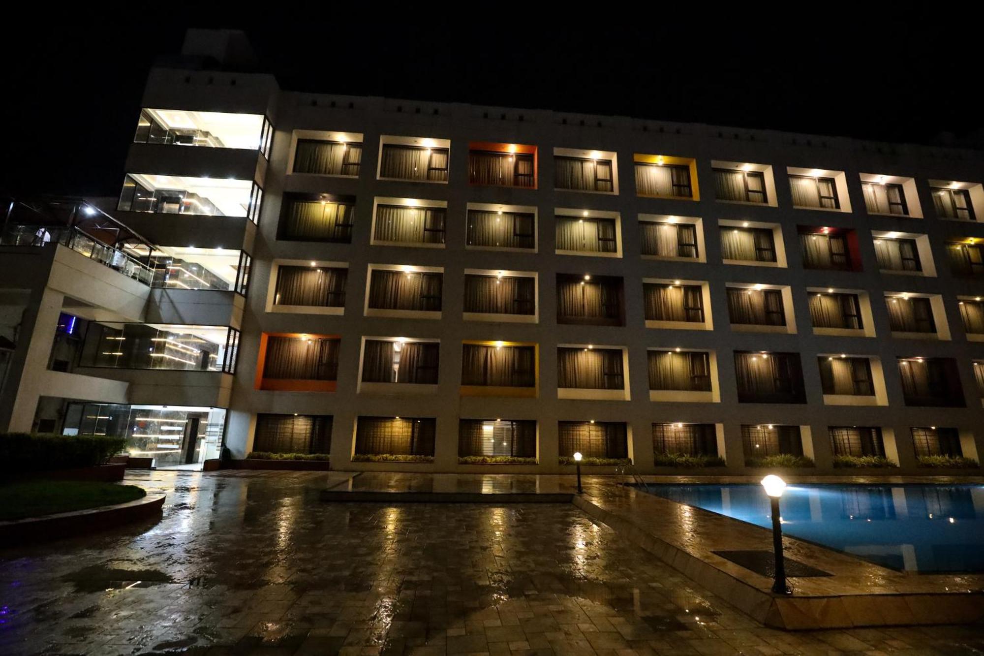 Hotel Atithi, Aurangabad Εξωτερικό φωτογραφία